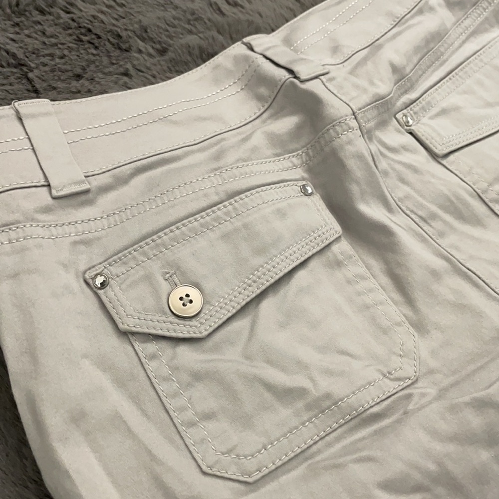 WHBM Crop Leg Light Gray Pant - Picture 3 of 7